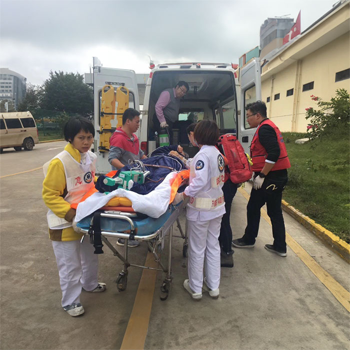 北京租赁私人救护车电话